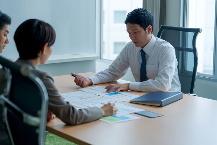 特徴 … 銀行・金融機関との交渉を全て代行致します。